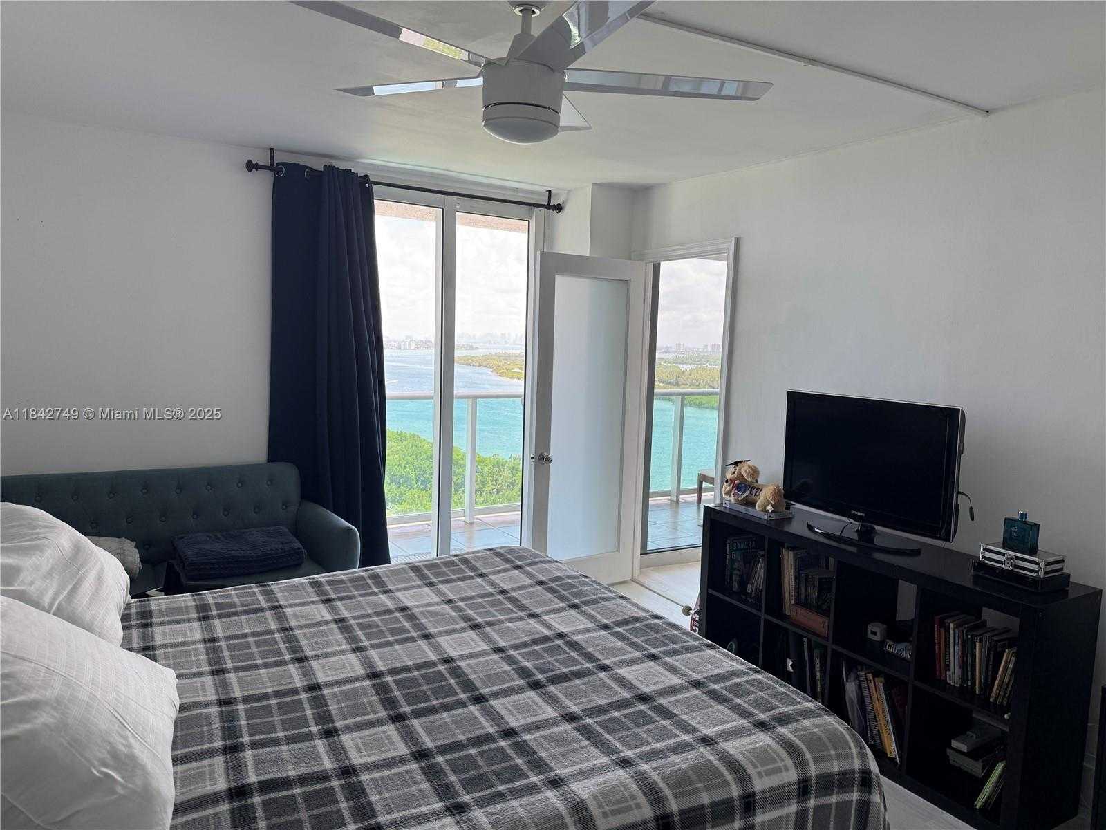 Small Image of 100 BAYVIEW DR #2023, Sunny Isles Beach Number 13