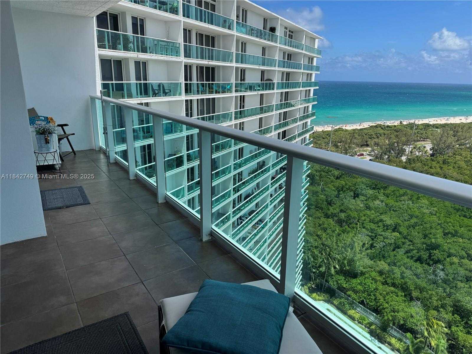 Small Image of 100 BAYVIEW DR #2023, Sunny Isles Beach Number 6