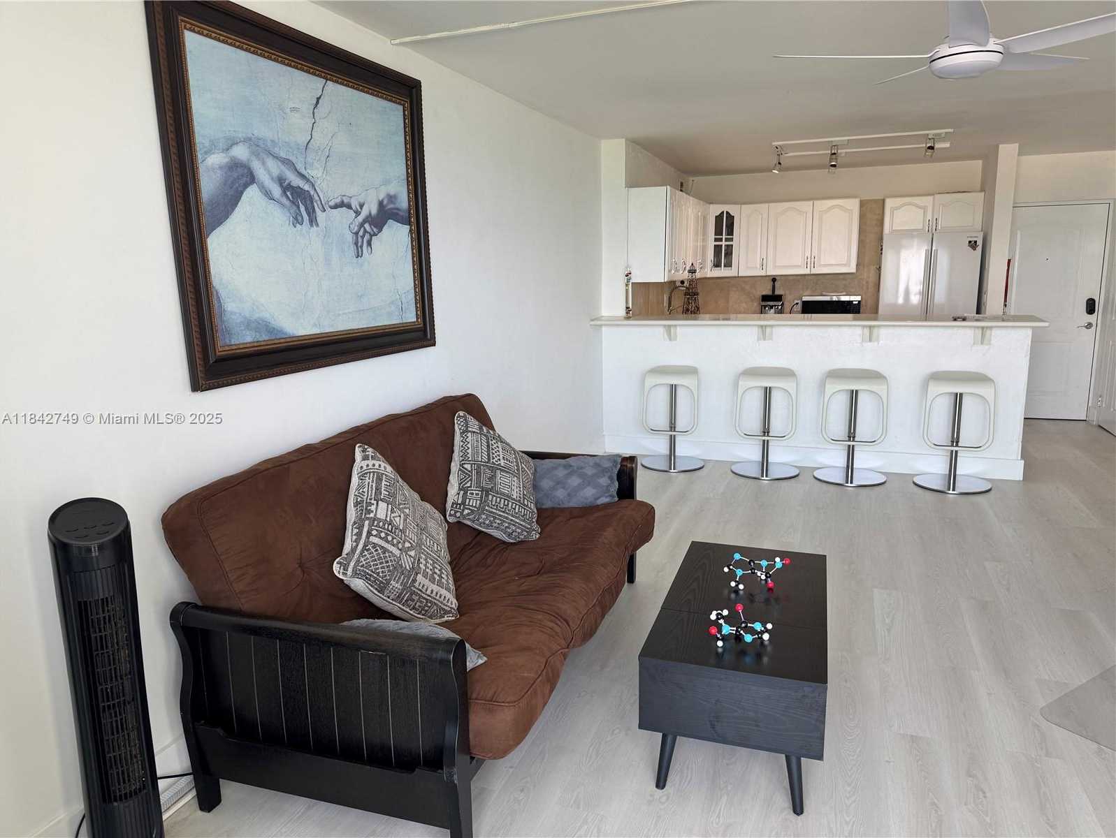 Small Image of 100 BAYVIEW DR #2023, Sunny Isles Beach Number 8