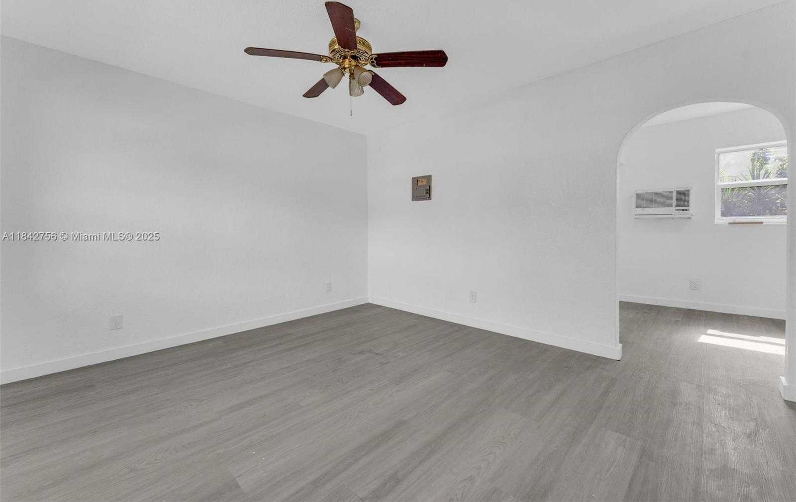 Small Image of 8096 NORTH WEST 4TH AVE, Miami Number 15