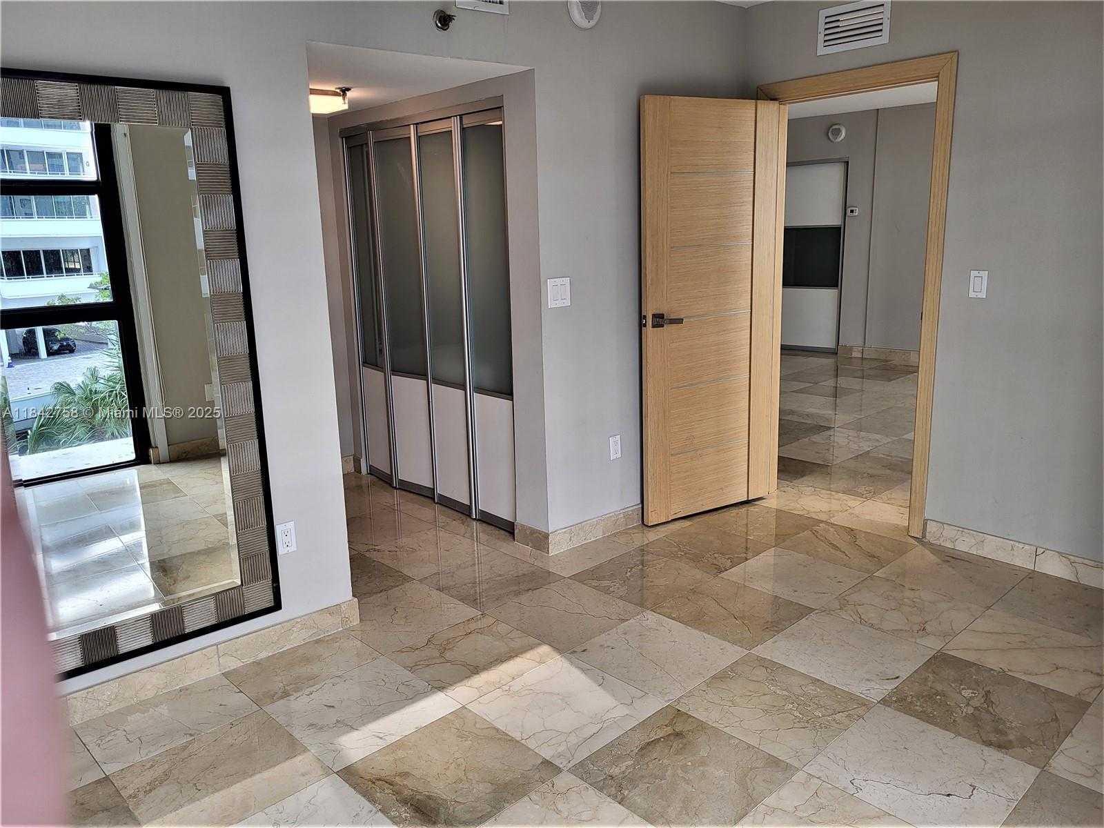 Small Image of 9 ISLAND AVE #410, Miami Beach Number 14