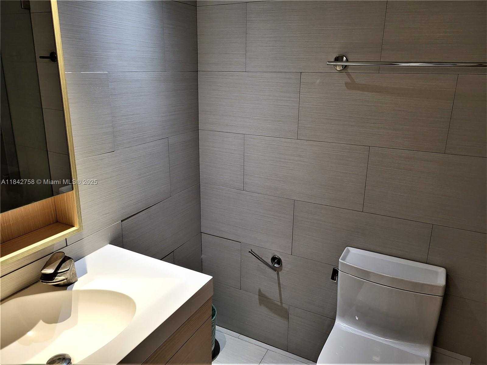 Small Image of 9 ISLAND AVE #410, Miami Beach Number 15