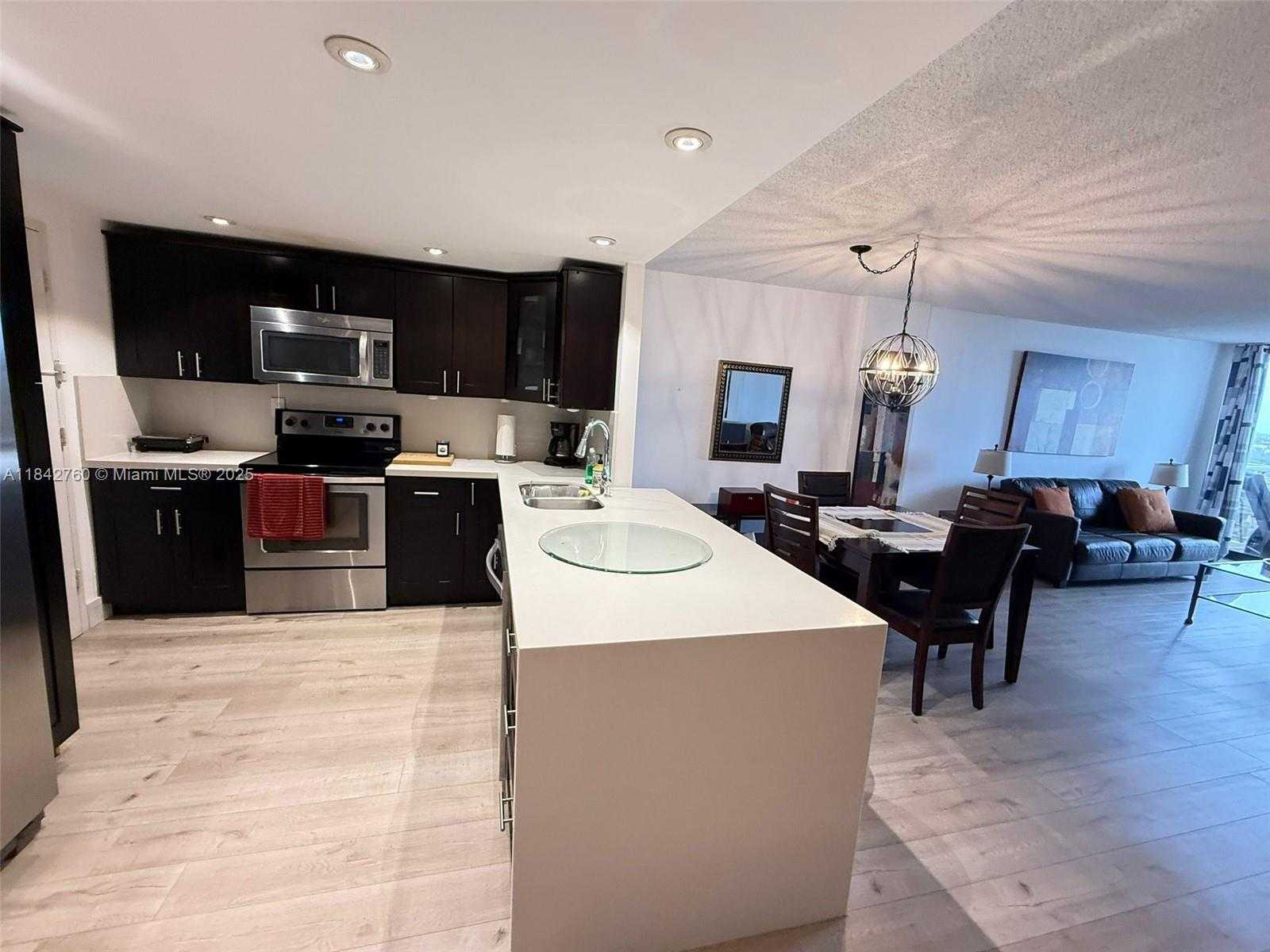 Small Image of 1600 SOUTH OCEAN DR #14D, Hollywood Number 18