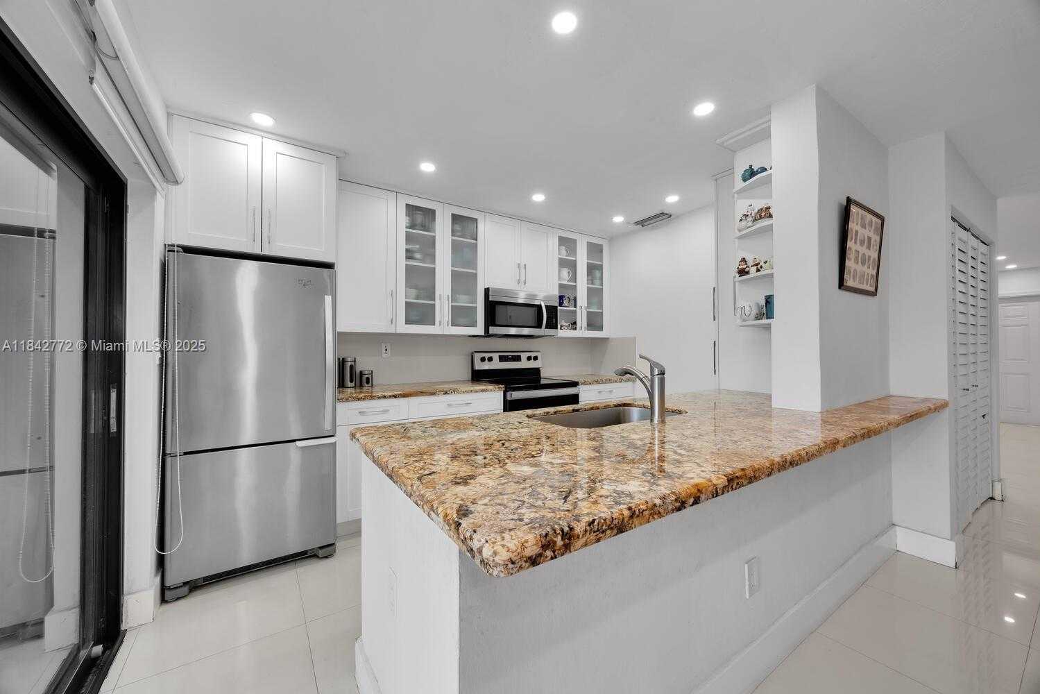 Small Image of 12313 SOUTH WEST 110TH S CANAL ST RD, Miami Number 10