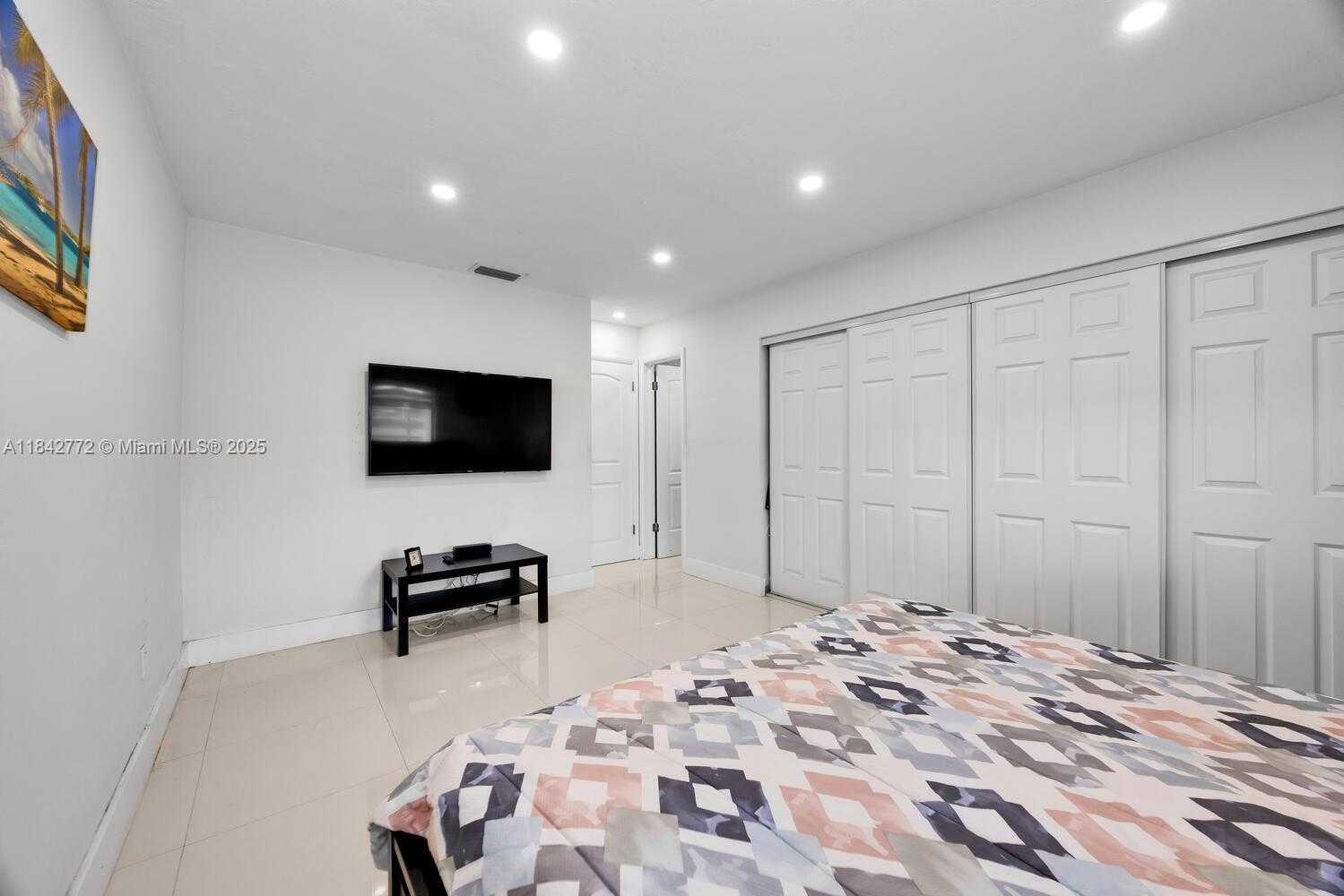 Small Image of 12313 SOUTH WEST 110TH S CANAL ST RD, Miami Number 13