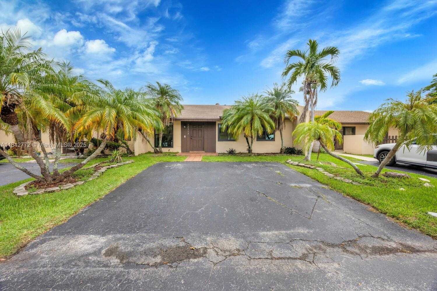 Small Image of 12313 SOUTH WEST 110TH S CANAL ST RD, Miami Number 2