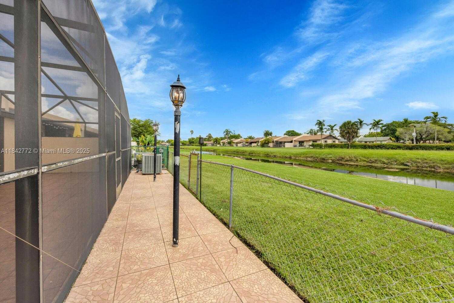 Small Image of 12313 SOUTH WEST 110TH S CANAL ST RD, Miami Number 20
