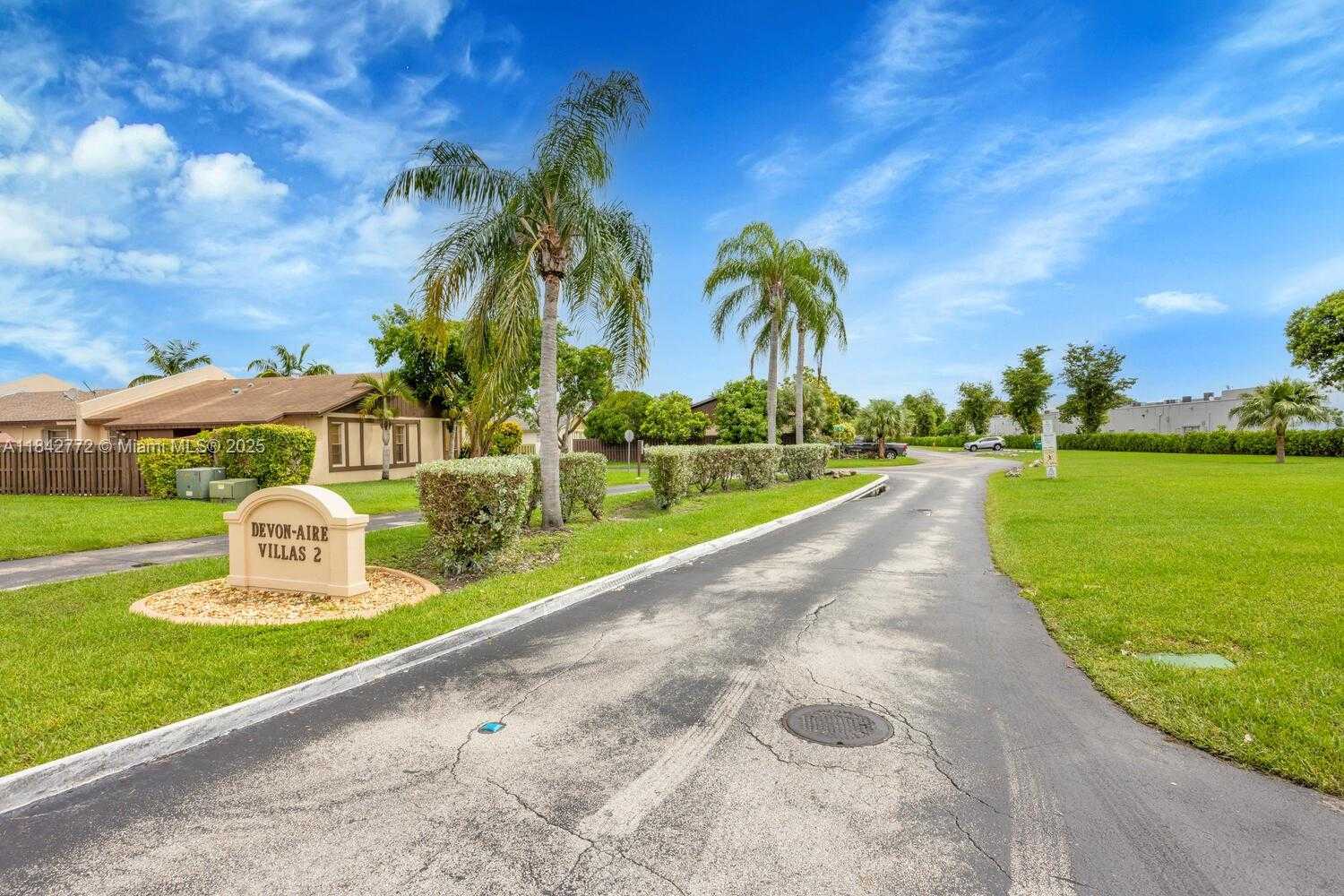 Small Image of 12313 SOUTH WEST 110TH S CANAL ST RD, Miami Number 27
