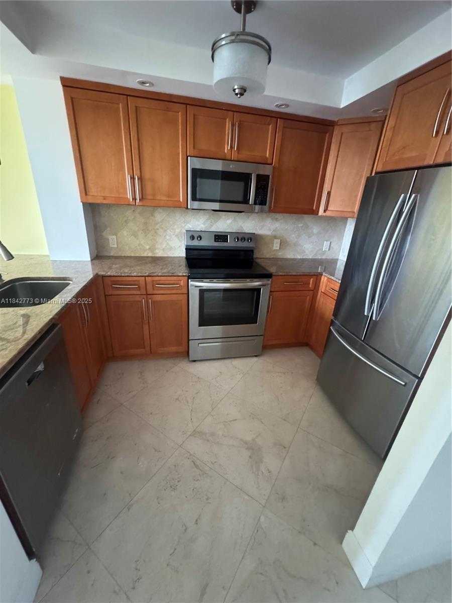 Small Image of 1020 MERIDIAN AVE #611, Miami Beach Number 4