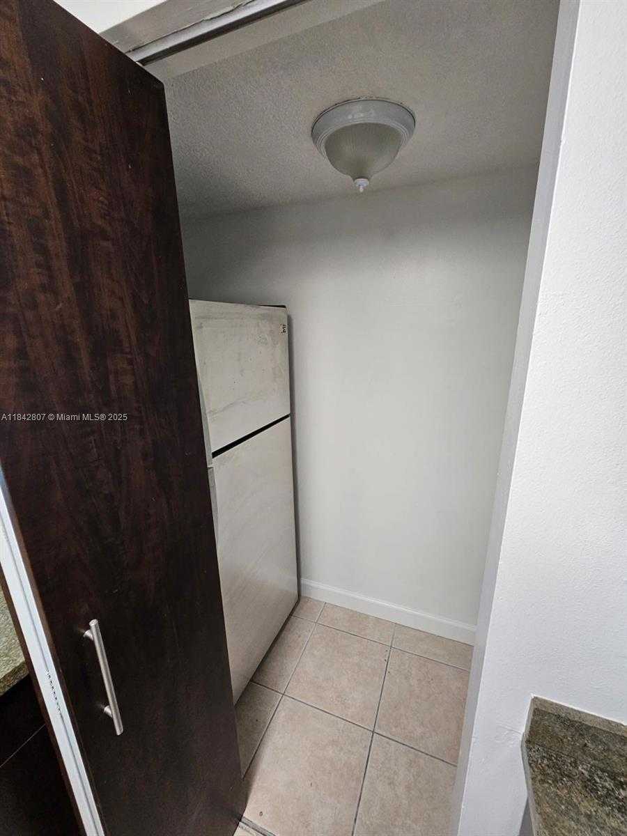 Small Image of 800 NORTH MIAMI AVE #E1202, Miami Number 12