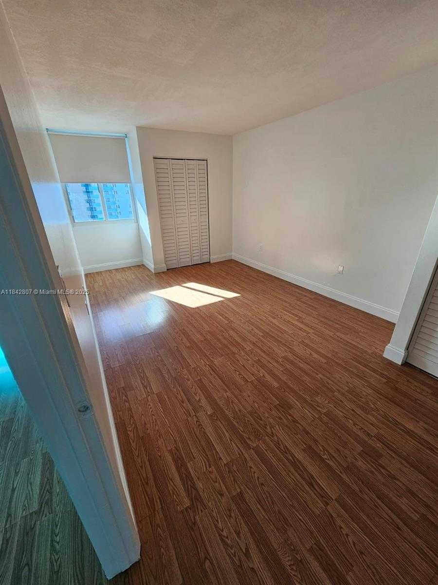 Small Image of 800 NORTH MIAMI AVE #E1202, Miami Number 5