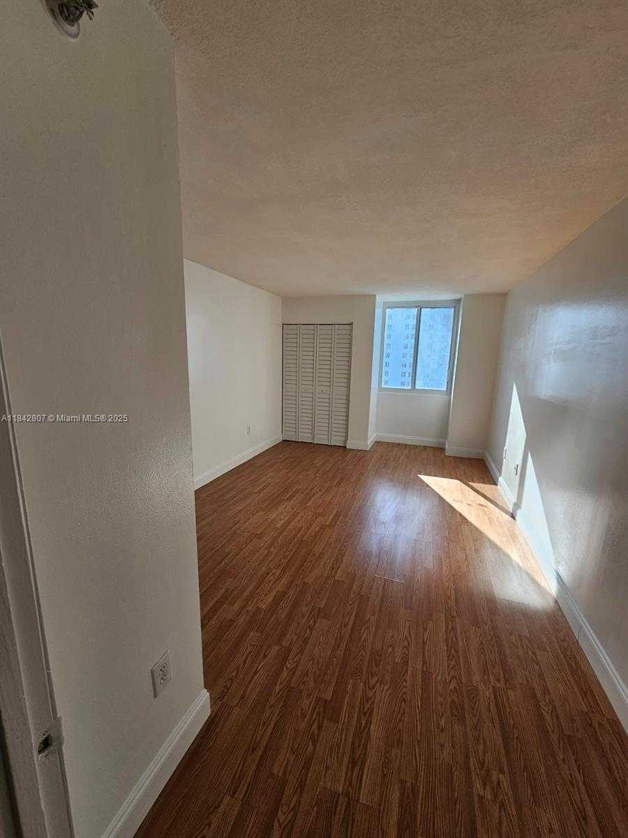 Small Image of 800 NORTH MIAMI AVE #E1202, Miami Number 8