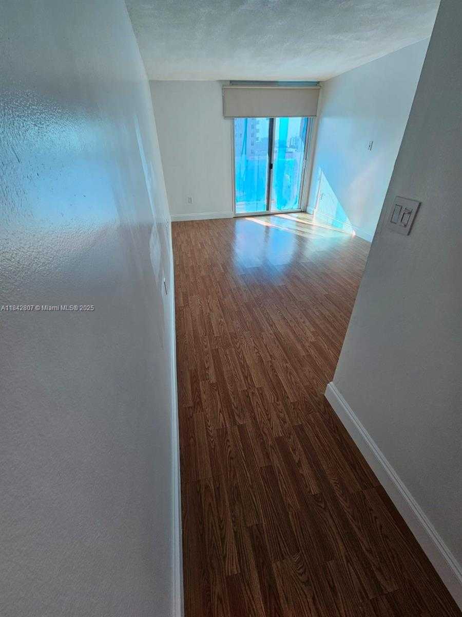 Small Image of 800 NORTH MIAMI AVE #E1202, Miami Number 9