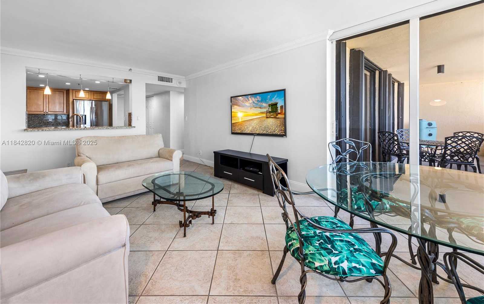 Small Image of 2555 COLLINS AVE #2306, Miami Beach Number 13