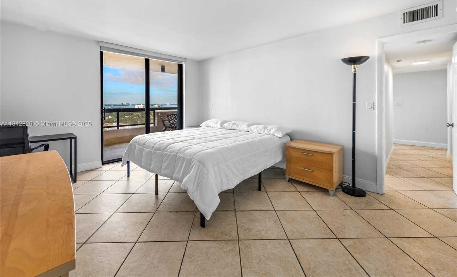 Small Image of 2555 COLLINS AVE #2306, Miami Beach Number 20