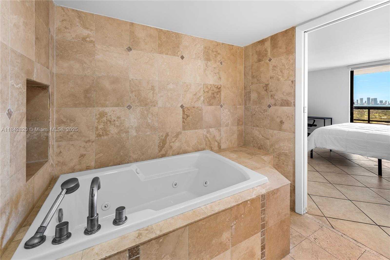 Small Image of 2555 COLLINS AVE #2306, Miami Beach Number 22