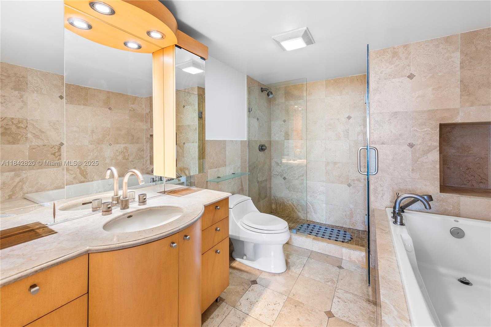 Small Image of 2555 COLLINS AVE #2306, Miami Beach Number 23