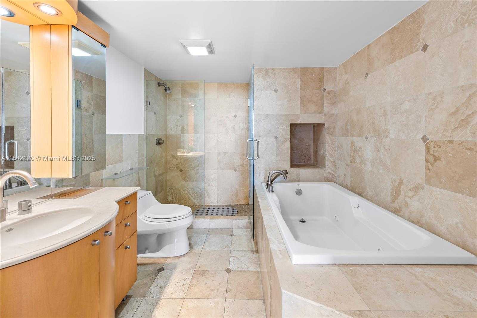 Small Image of 2555 COLLINS AVE #2306, Miami Beach Number 24
