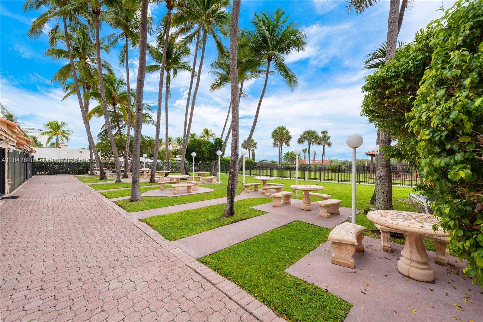 Small Image of 2555 COLLINS AVE #2306, Miami Beach Number 51