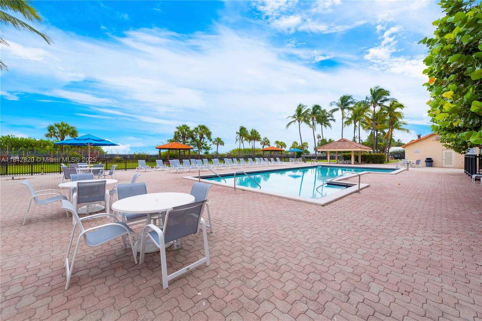 Small Image of 2555 COLLINS AVE #2306, Miami Beach Number 52