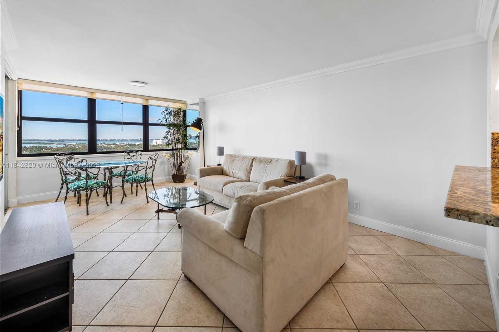 Small Image of 2555 COLLINS AVE #2306, Miami Beach Number 7