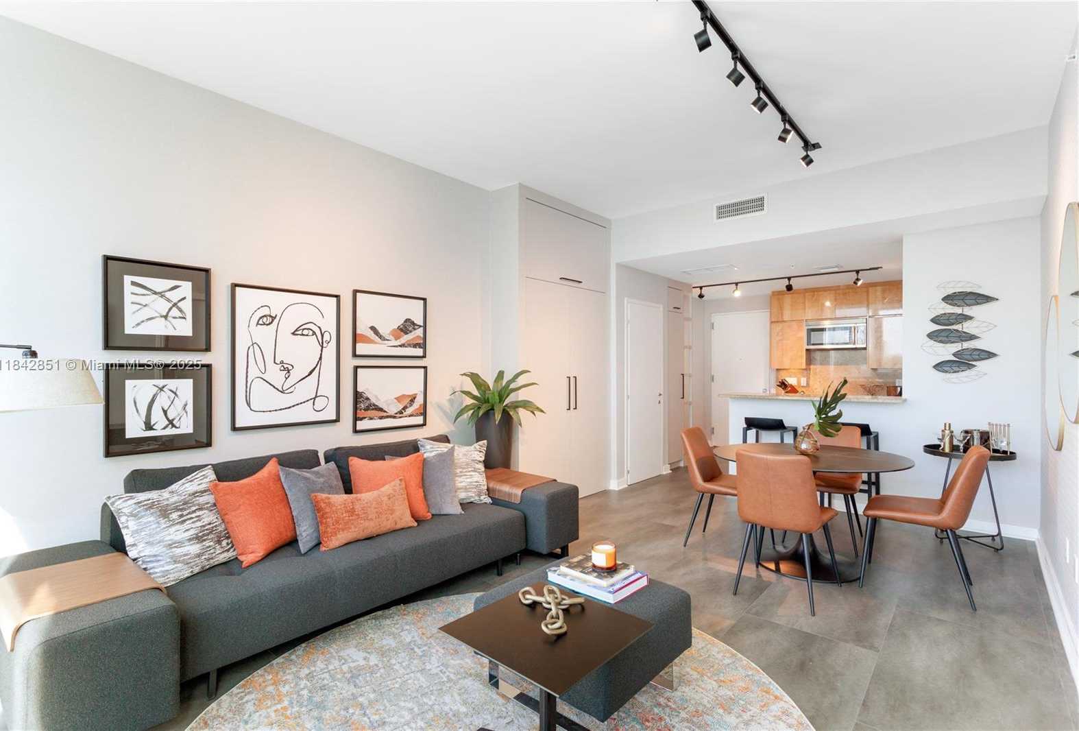 Small Image of 50 SOUTH POINTE DR #609, Miami Beach Number 10