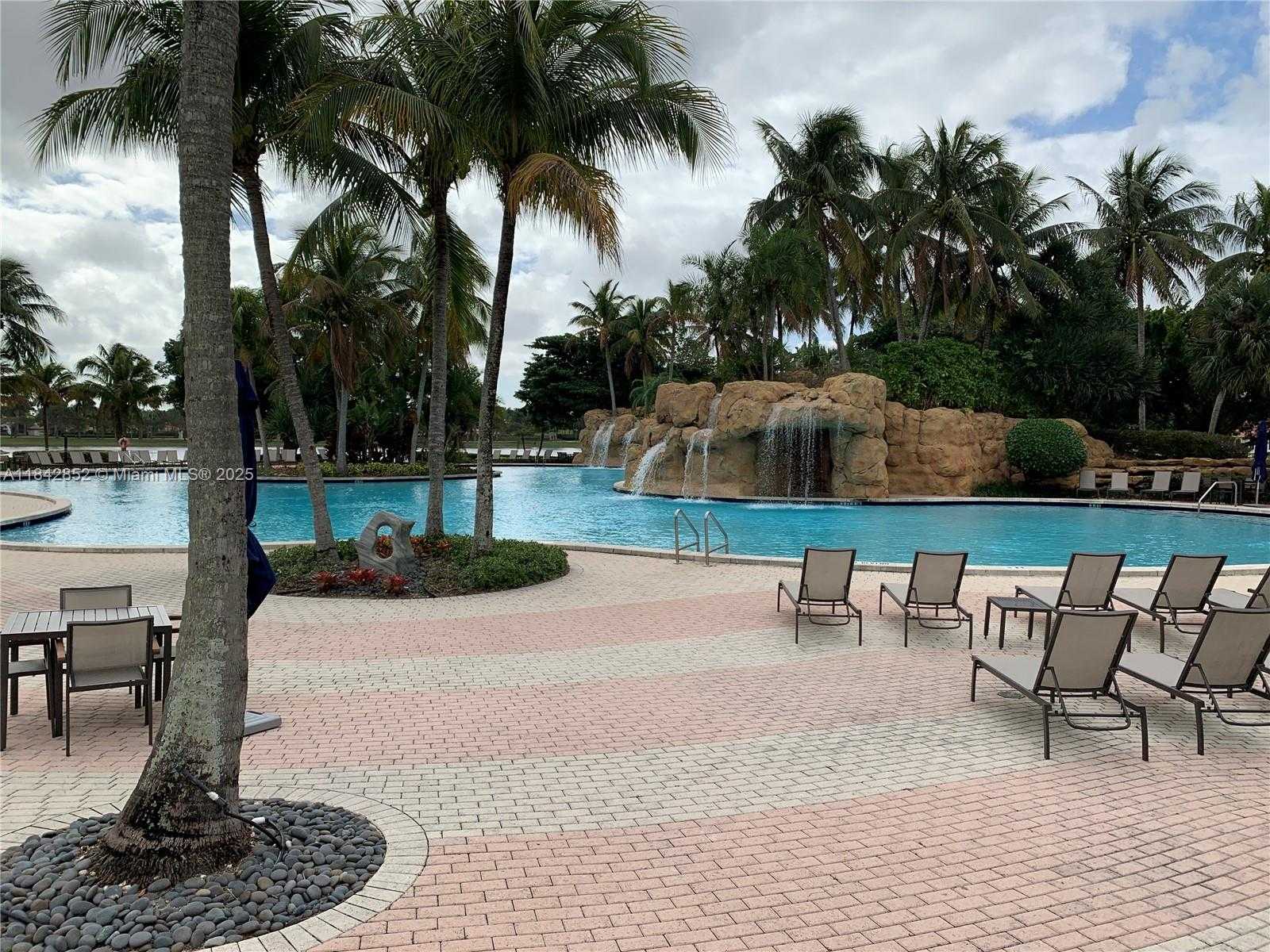 Small Image of 10730 NORTH WEST 66TH ST #305, Doral Number 11