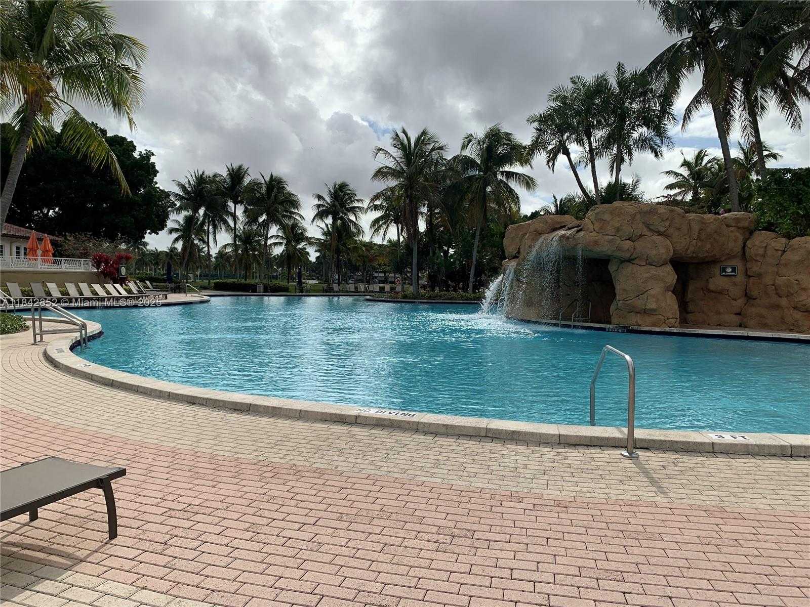 Small Image of 10730 NORTH WEST 66TH ST #305, Doral Number 12