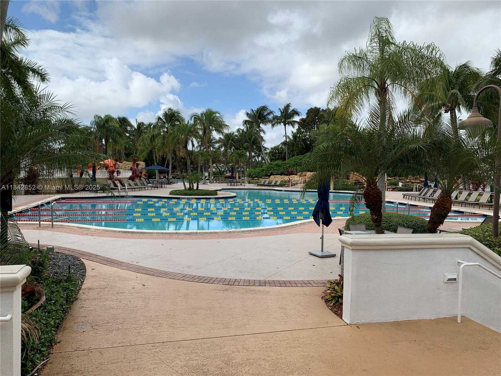 Small Image of 10730 NORTH WEST 66TH ST #305, Doral Number 13