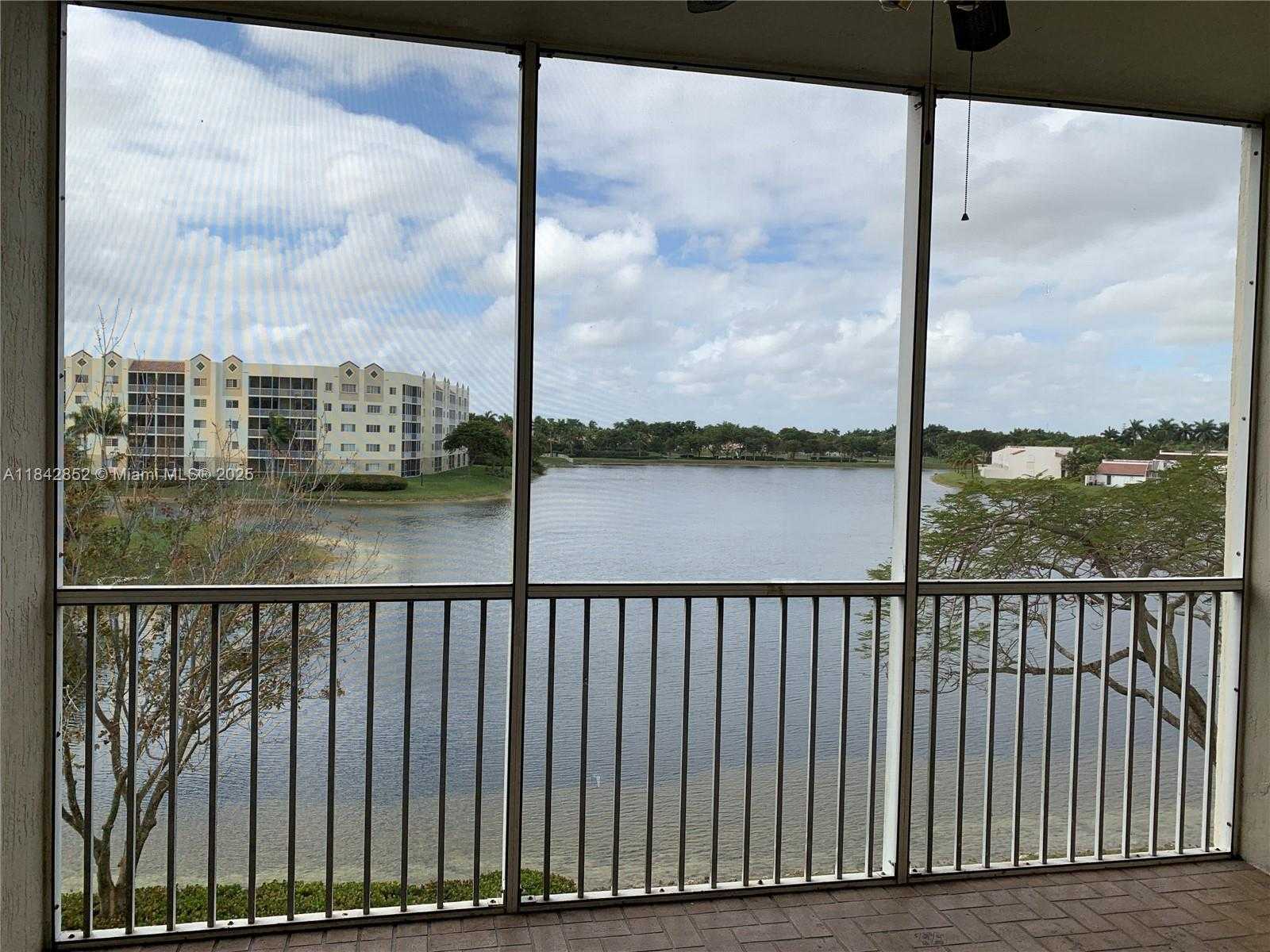 Small Image of 10730 NORTH WEST 66TH ST #305, Doral Number 2
