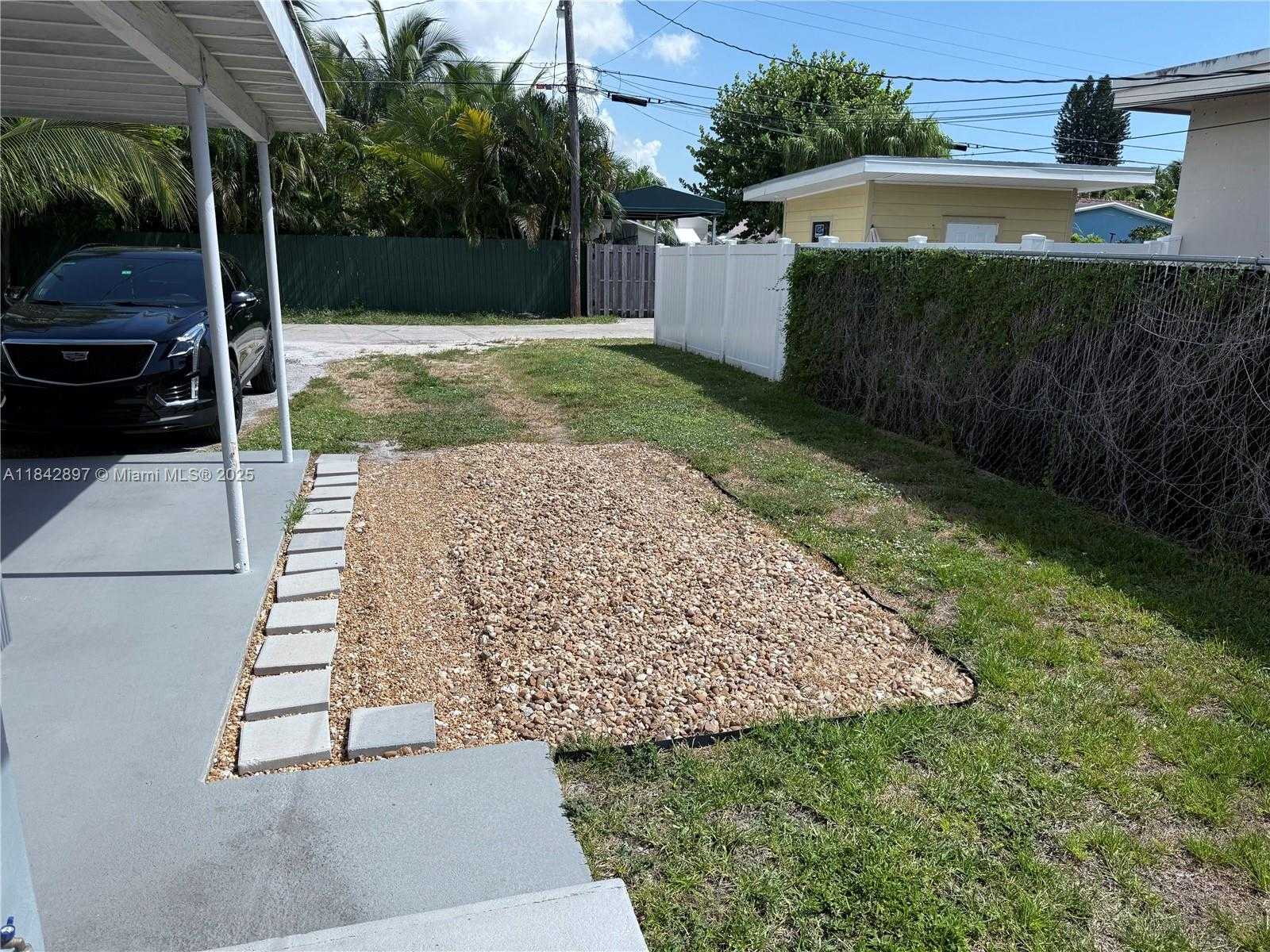 Small Image of 2235 COOLIDGE #2, Hollywood Number 11