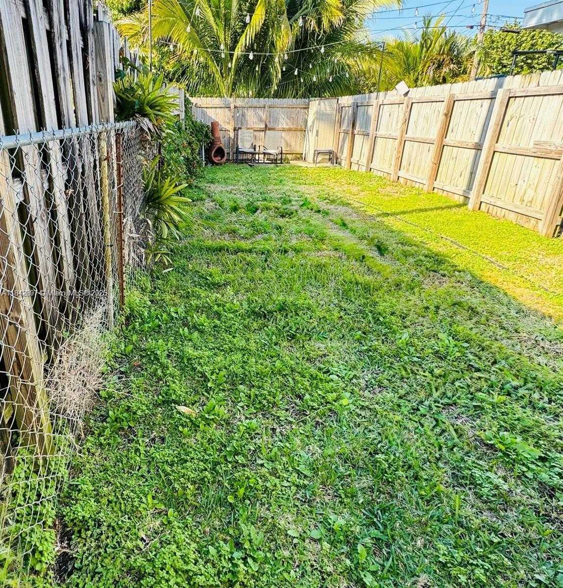 Small Image of 2235 COOLIDGE #2, Hollywood Number 13