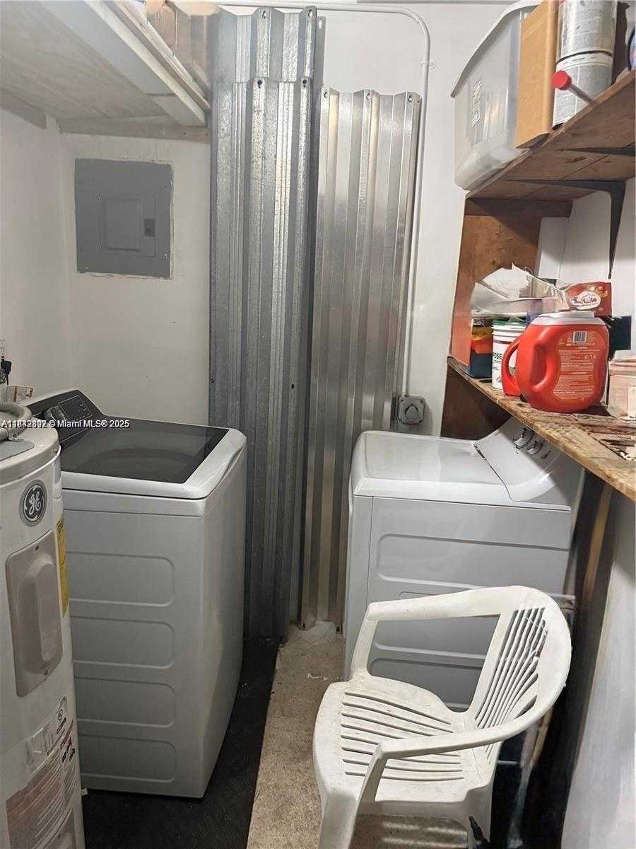 Small Image of 2235 COOLIDGE #2, Hollywood Number 15