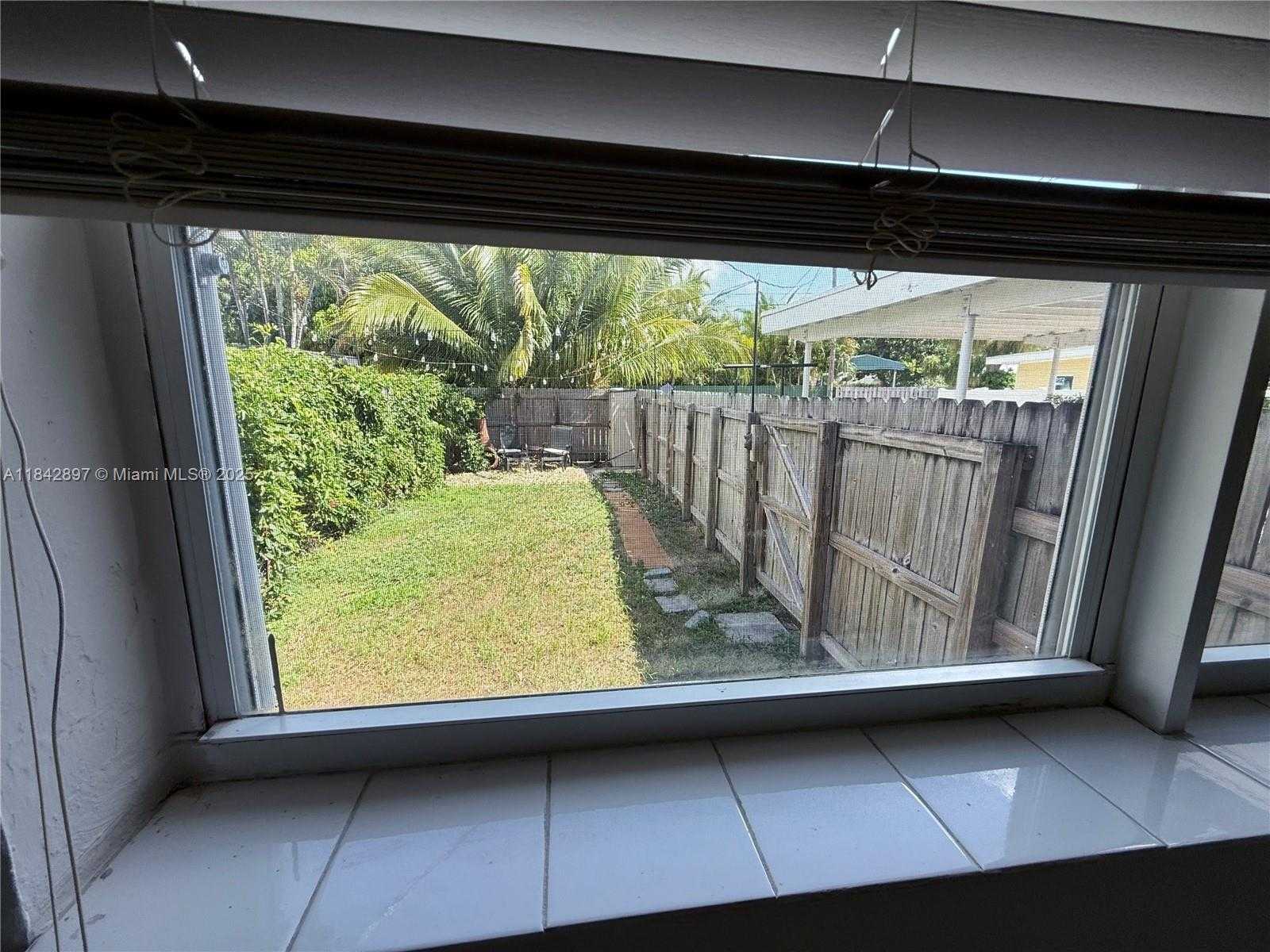 Small Image of 2235 COOLIDGE #2, Hollywood Number 9