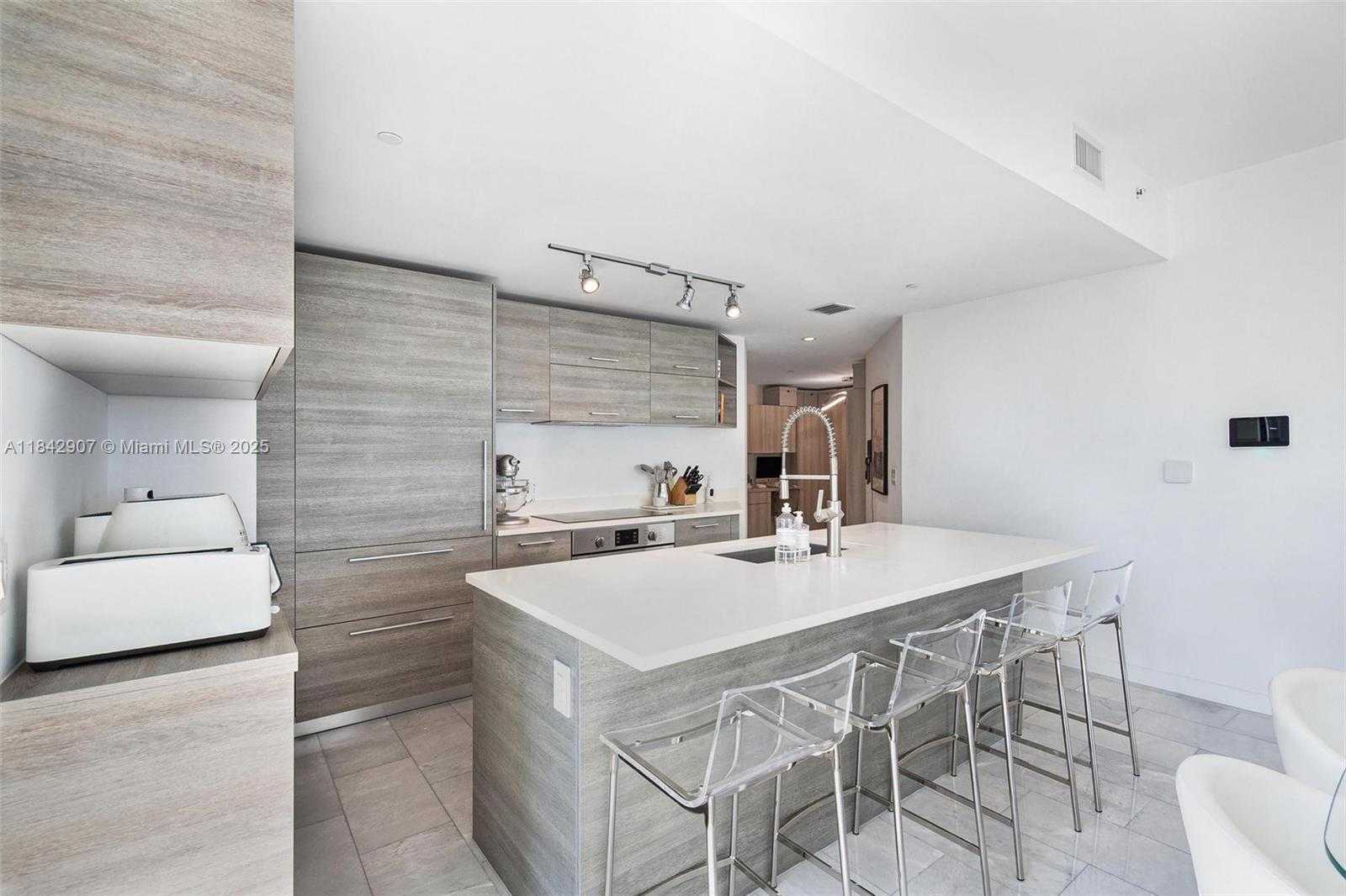 Small Image of 650 NORTH EAST 32ND ST #2101, Miami Number 18