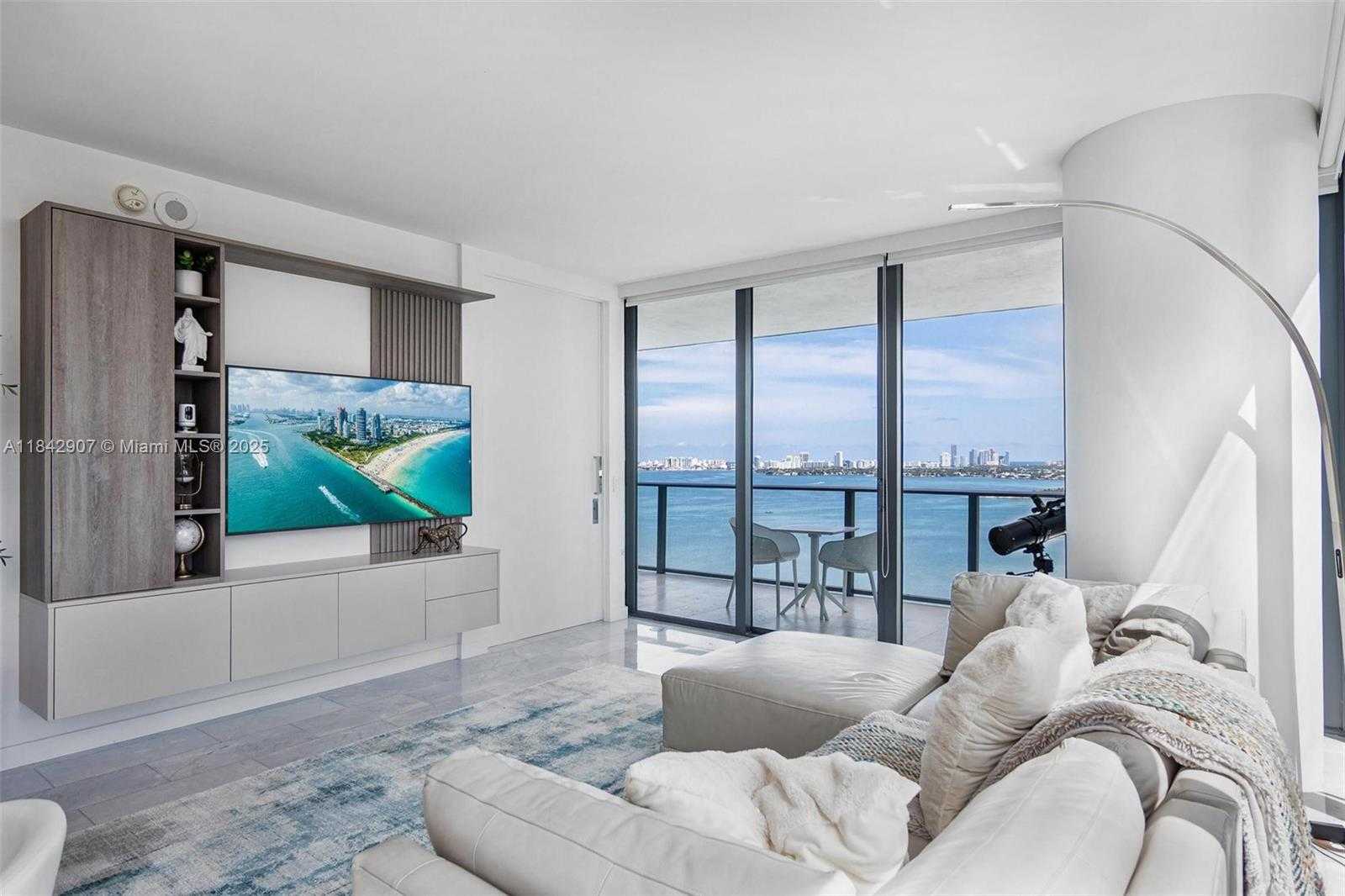 Small Image of 650 NORTH EAST 32ND ST #2101, Miami Number 19