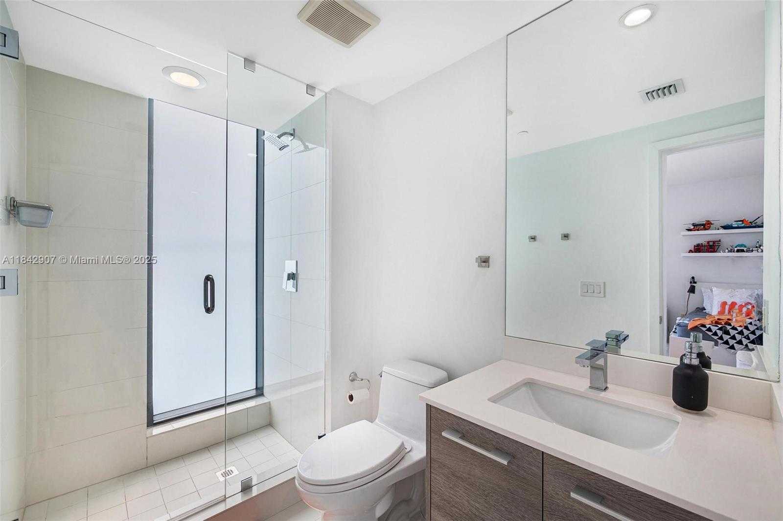 Small Image of 650 NORTH EAST 32ND ST #2101, Miami Number 25