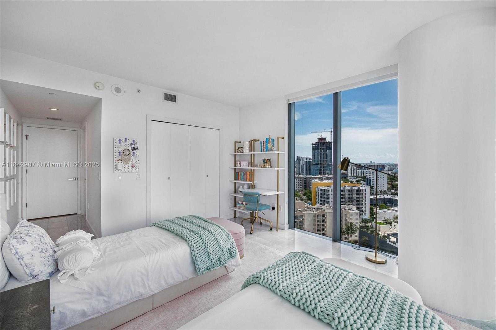Small Image of 650 NORTH EAST 32ND ST #2101, Miami Number 32