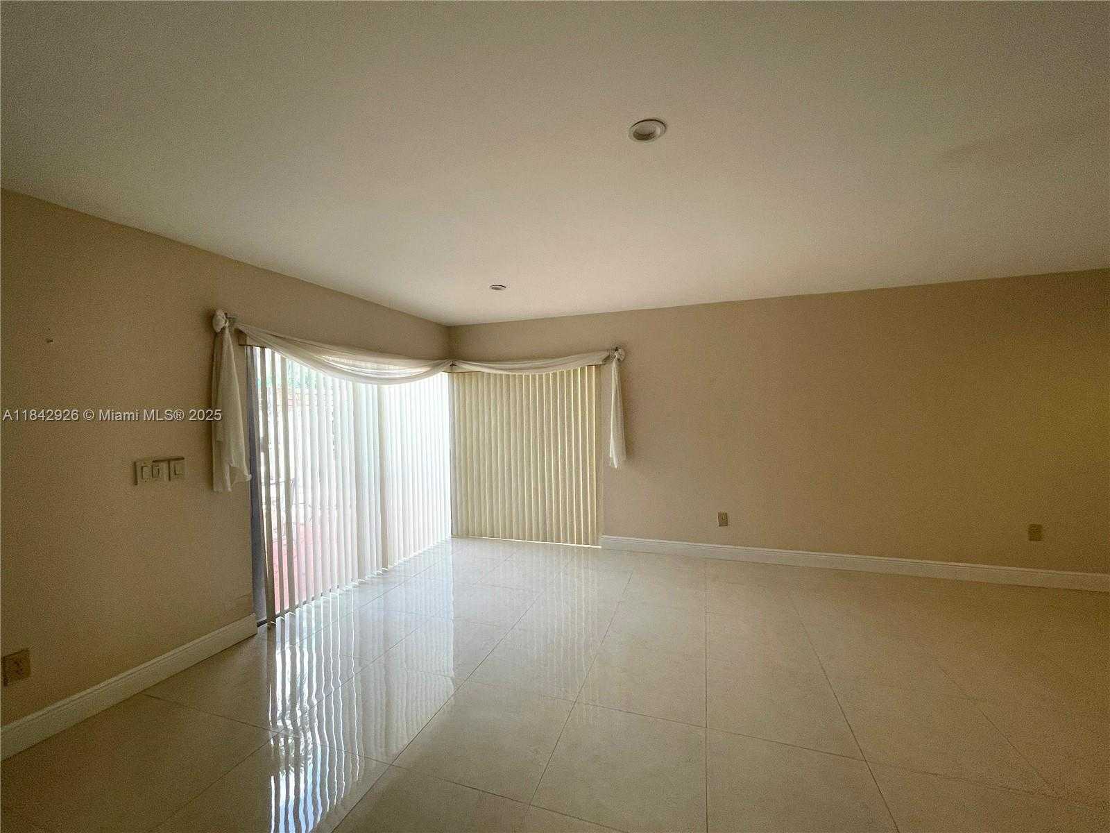 Small Image of 10290 SOUTH WEST 139TH CT, Miami Number 13