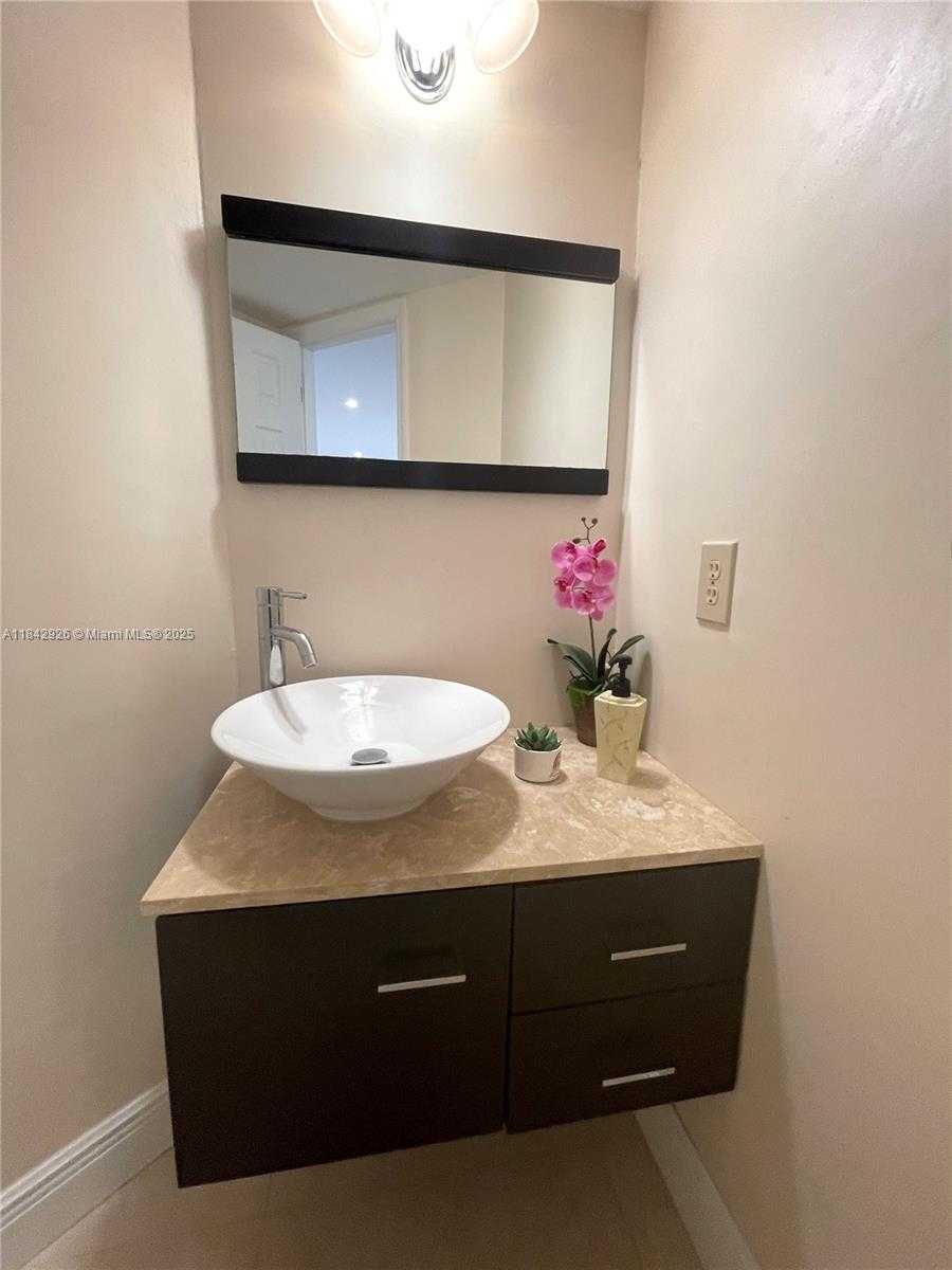 Small Image of 10290 SOUTH WEST 139TH CT, Miami Number 15