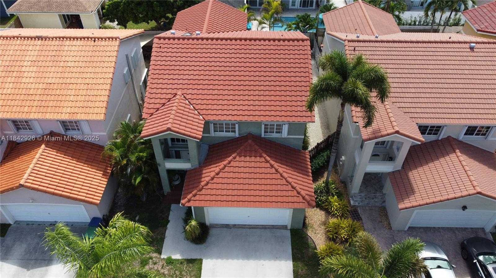 Small Image of 10290 SOUTH WEST 139TH CT, Miami Number 2