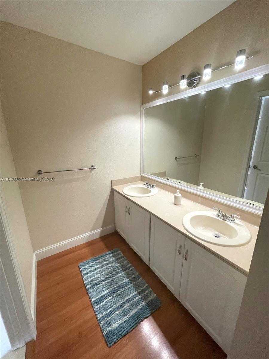 Small Image of 10290 SOUTH WEST 139TH CT, Miami Number 20