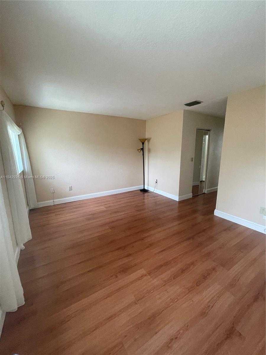 Small Image of 10290 SOUTH WEST 139TH CT, Miami Number 22