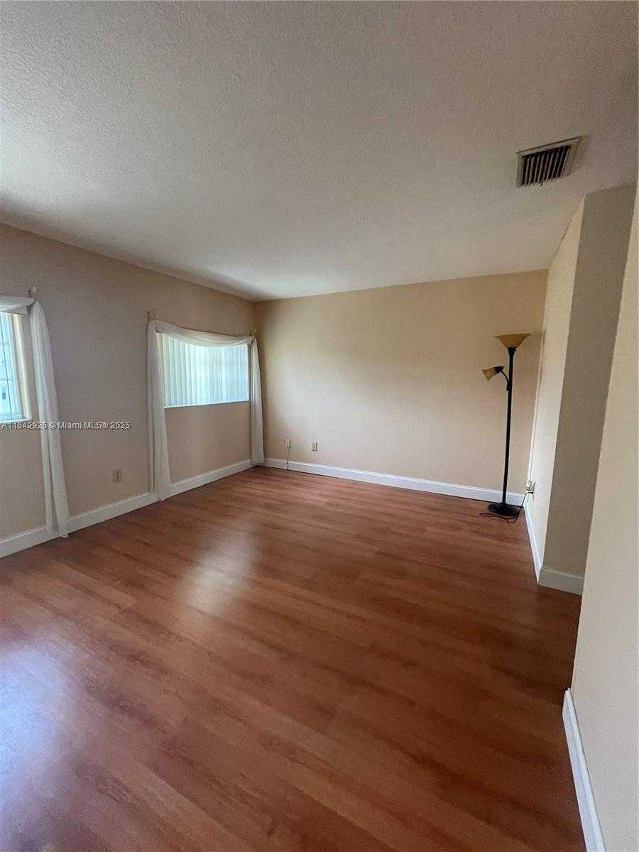 Small Image of 10290 SOUTH WEST 139TH CT, Miami Number 23