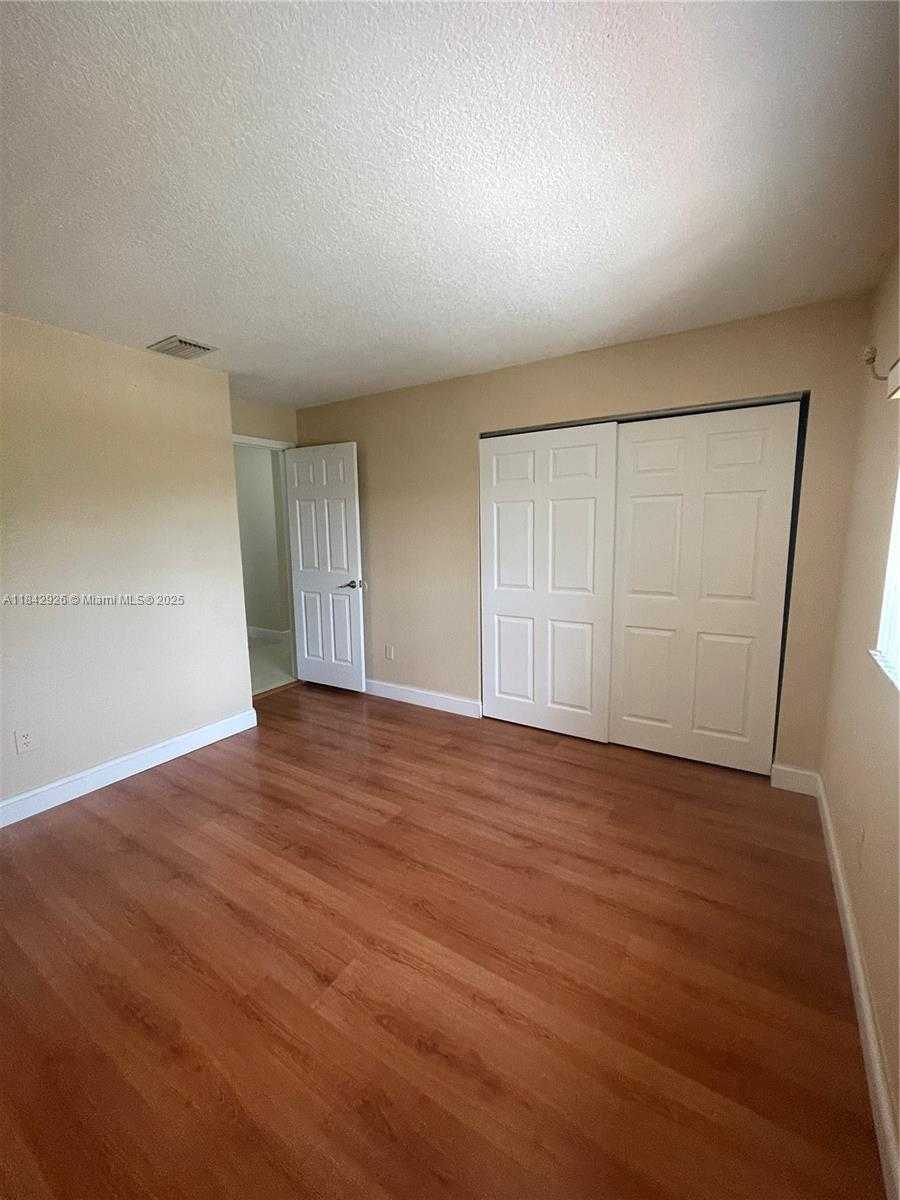 Small Image of 10290 SOUTH WEST 139TH CT, Miami Number 26