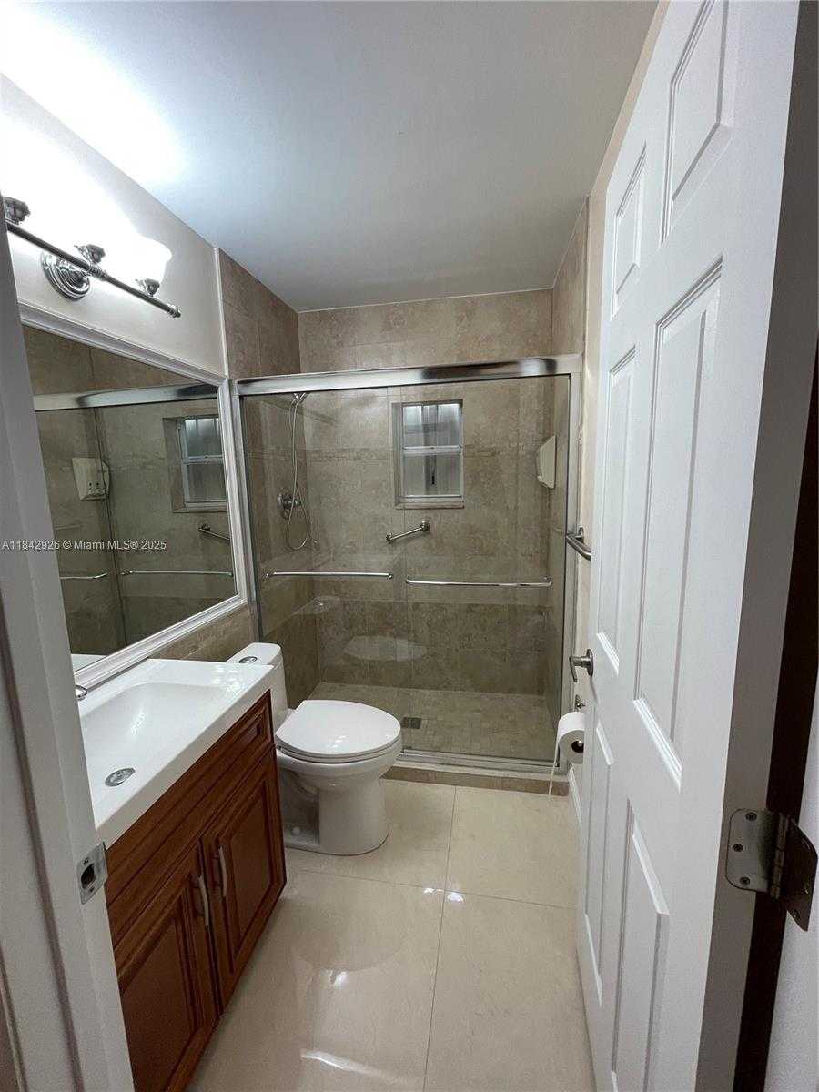 Small Image of 10290 SOUTH WEST 139TH CT, Miami Number 27