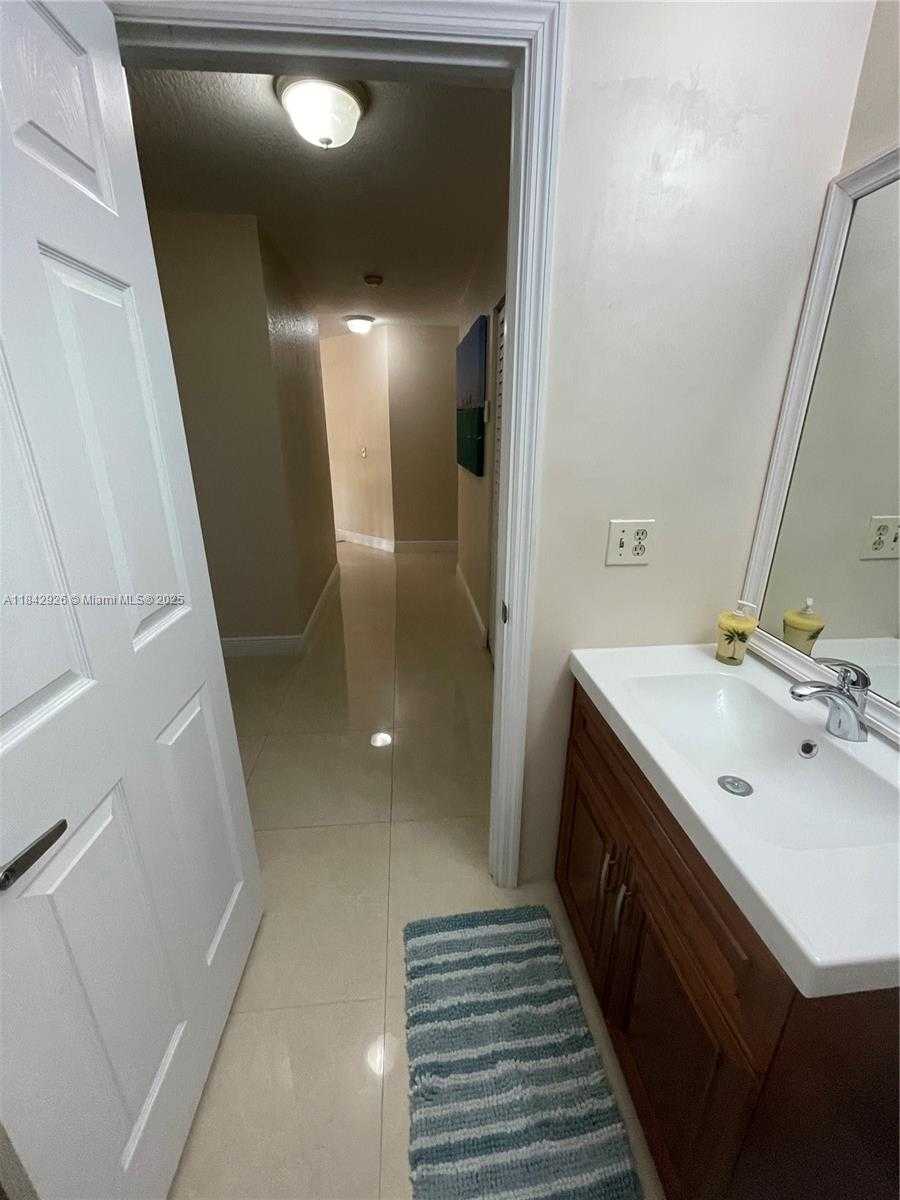 Small Image of 10290 SOUTH WEST 139TH CT, Miami Number 29