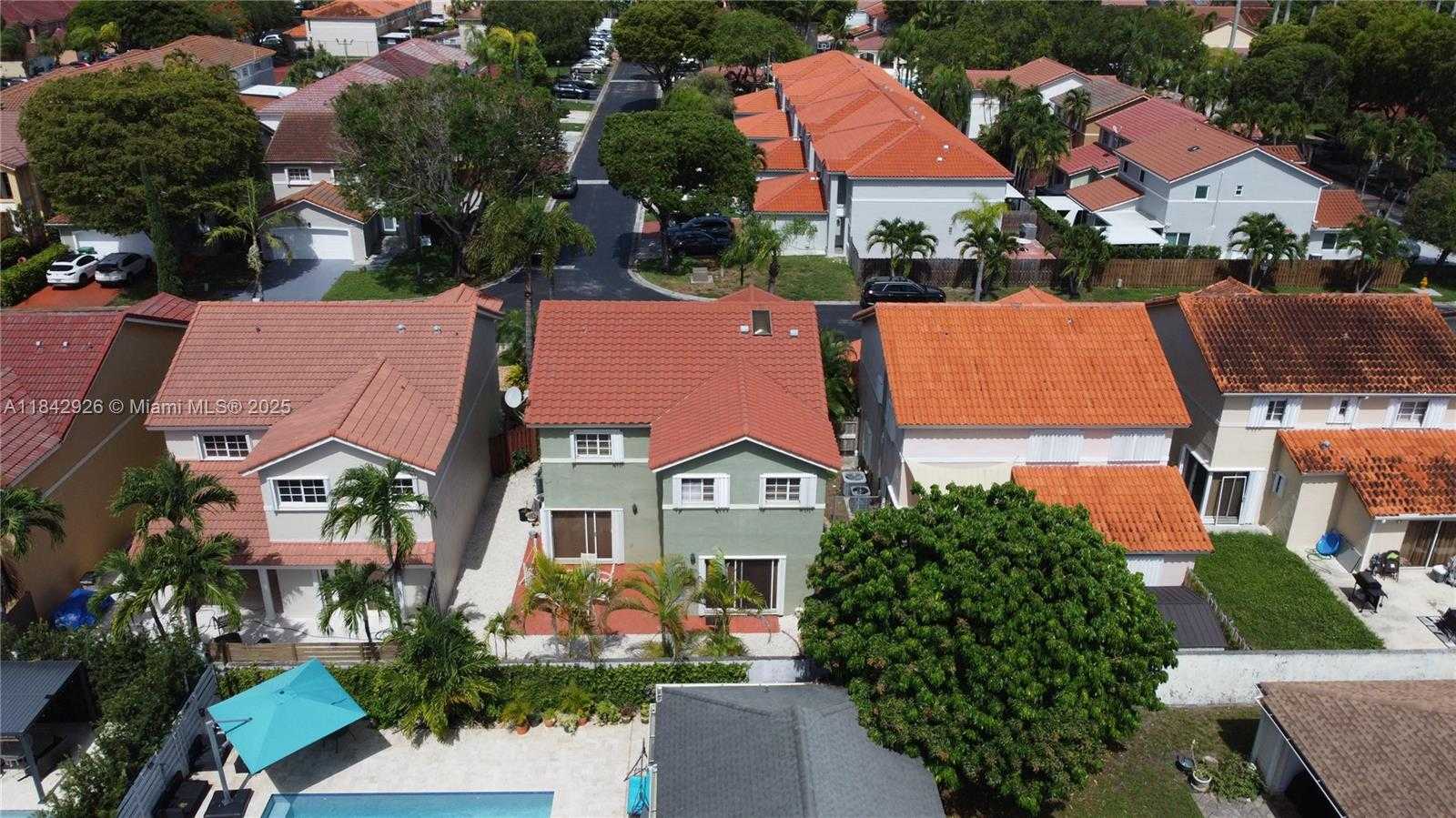 Small Image of 10290 SOUTH WEST 139TH CT, Miami Number 3