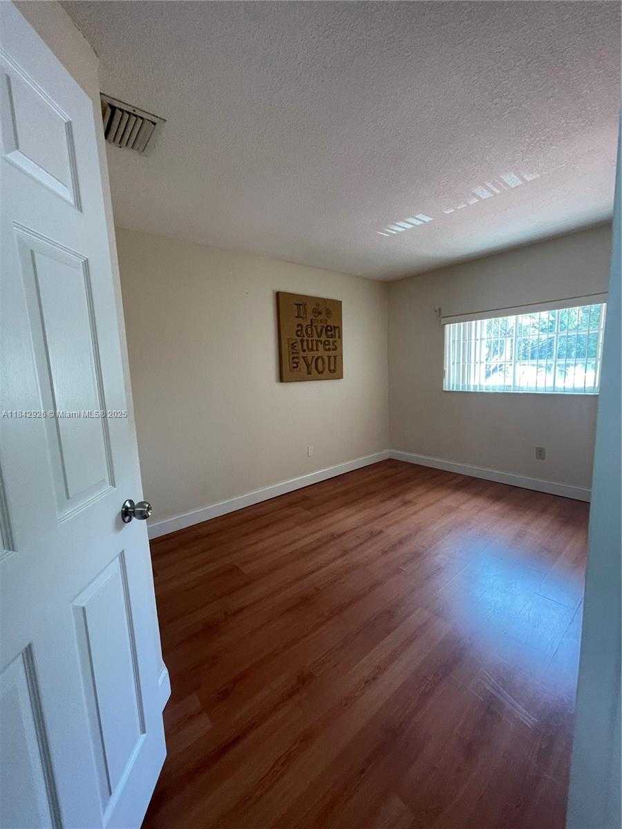 Small Image of 10290 SOUTH WEST 139TH CT, Miami Number 31