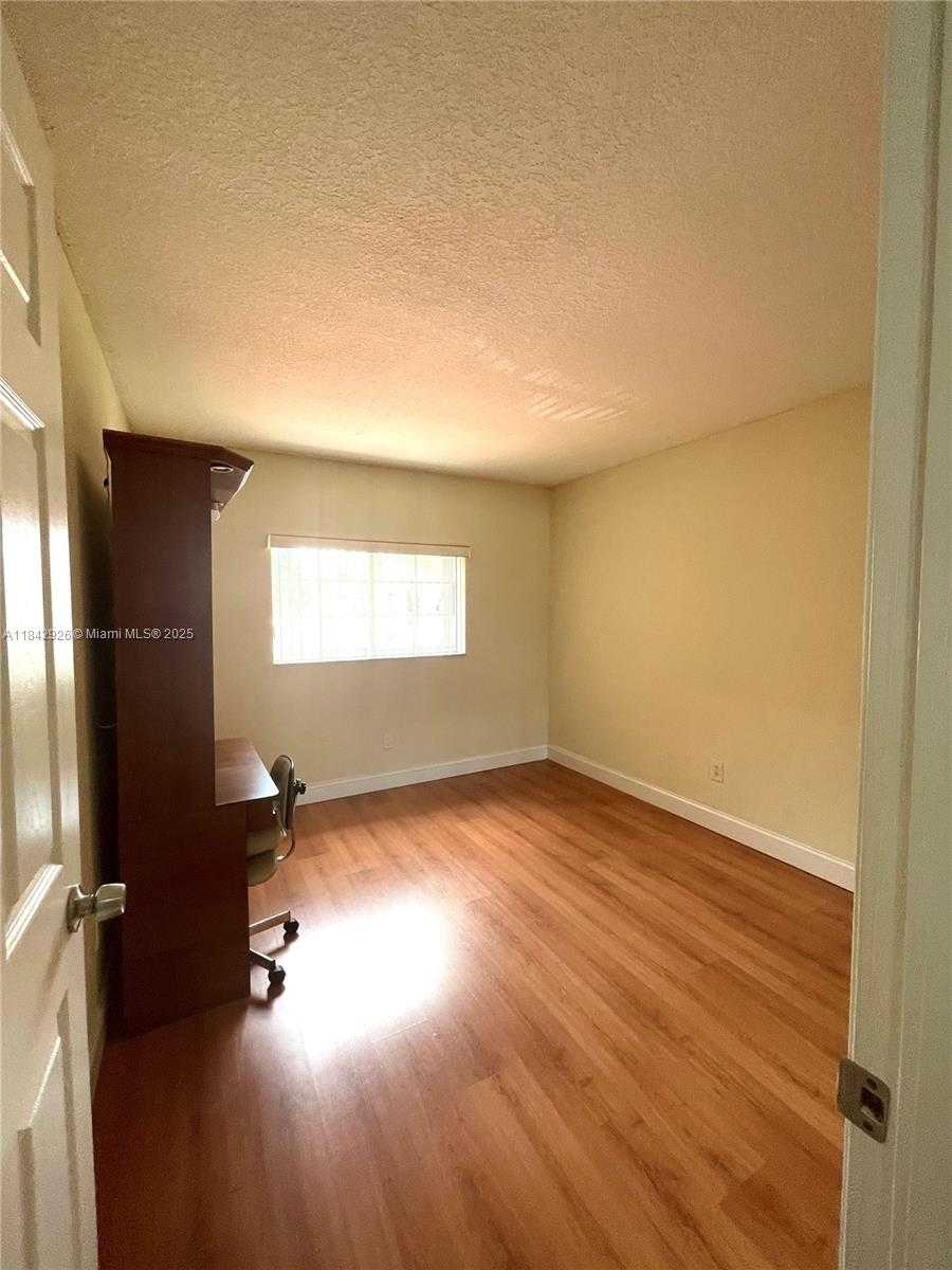 Small Image of 10290 SOUTH WEST 139TH CT, Miami Number 34